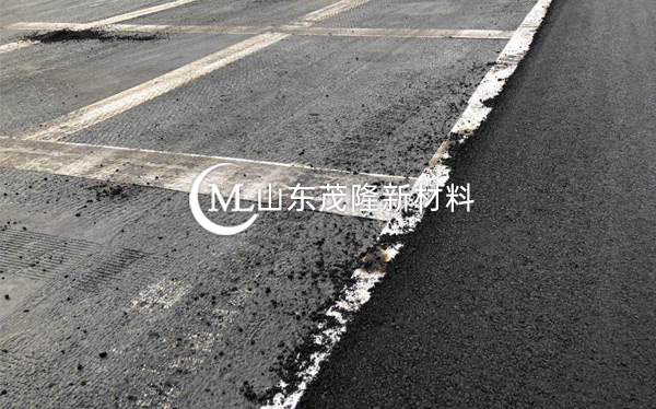 《绵阳科技城项目》土工格栅、防裂贴施工