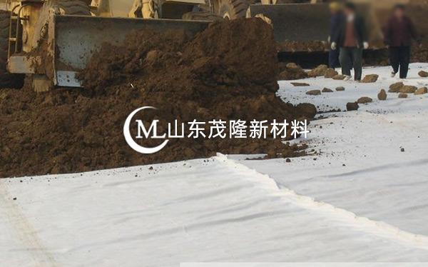 《齐齐哈尔垃圾填埋场》土工布、土工膜施工
