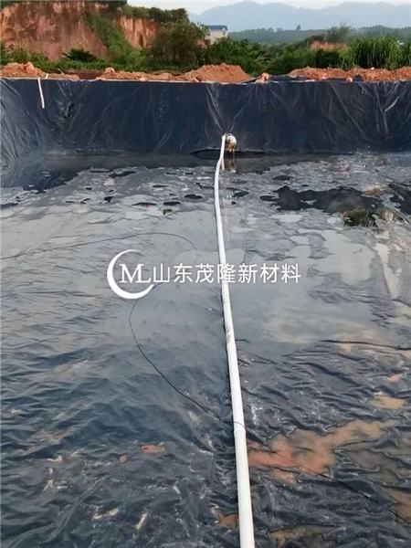 藕池防渗膜的厚度一般选用0.4-0.5mm