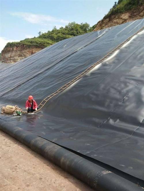 土工膜厂家给予的施工多项建议
