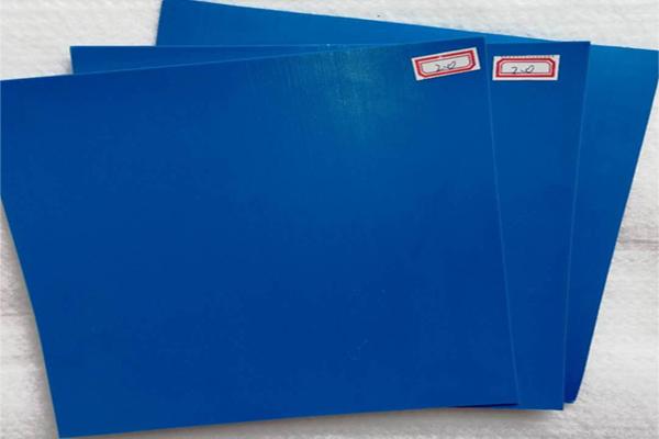 蓝色和绿色的土工膜能使用多长时间？  第1张