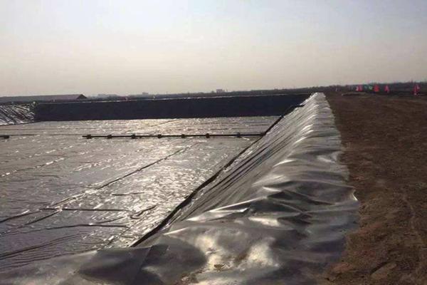 沼气池土工膜的铺设方法 第2张