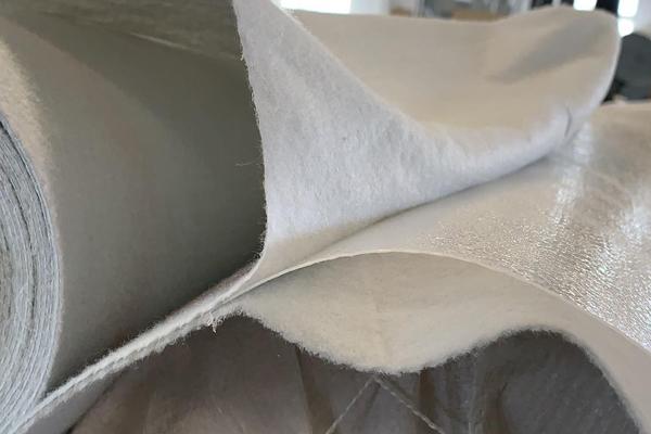 复合土工膜是怎么做出来的 第1张