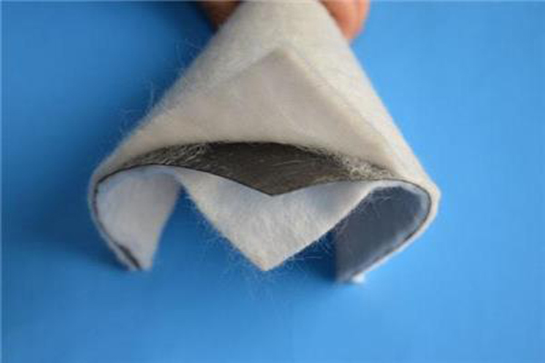 复合土工膜与传统防渗材料的区别  第3张